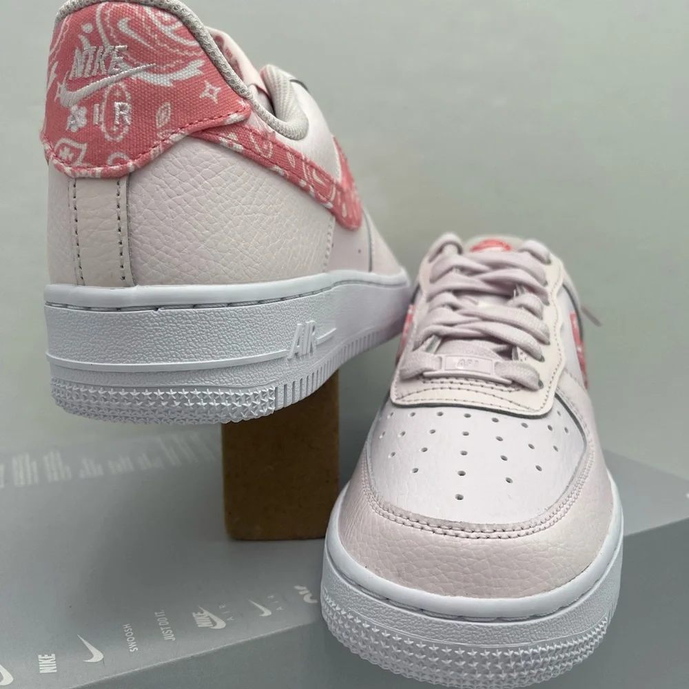 stylish nike